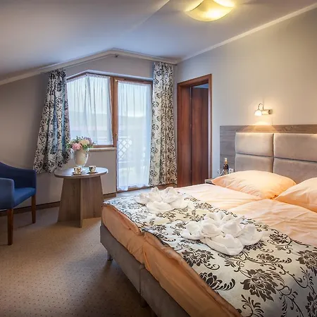 Hotel Trzy Sosny 2*