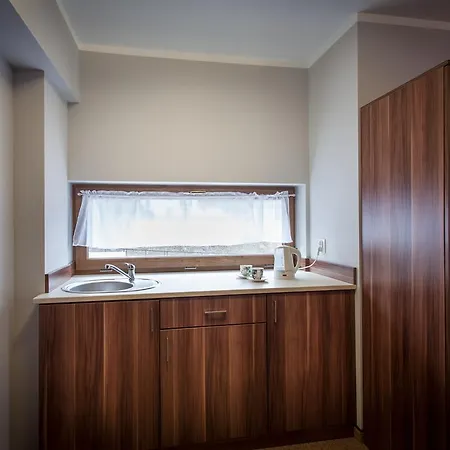 Trzy Sosny Hotel 2*
