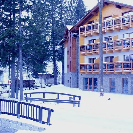 Trzy Sosny Hotel 2*