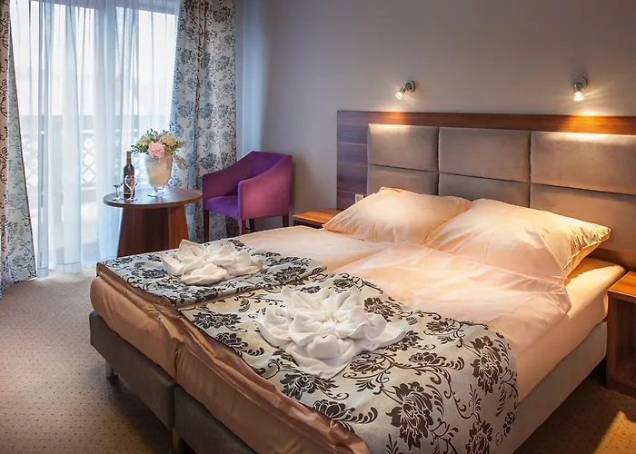 Trzy Sosny 2* שצ'קלארסקה פוראובה